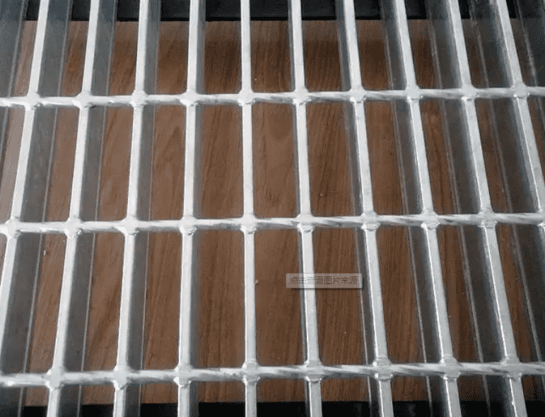 河北機器壓焊鋼格柵板規格特性適用于哪些環境？